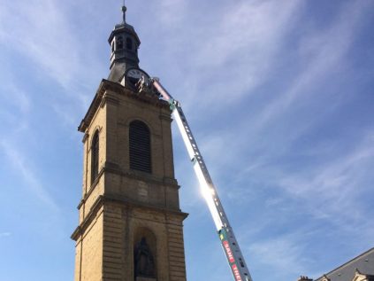 grue sur clocher 2